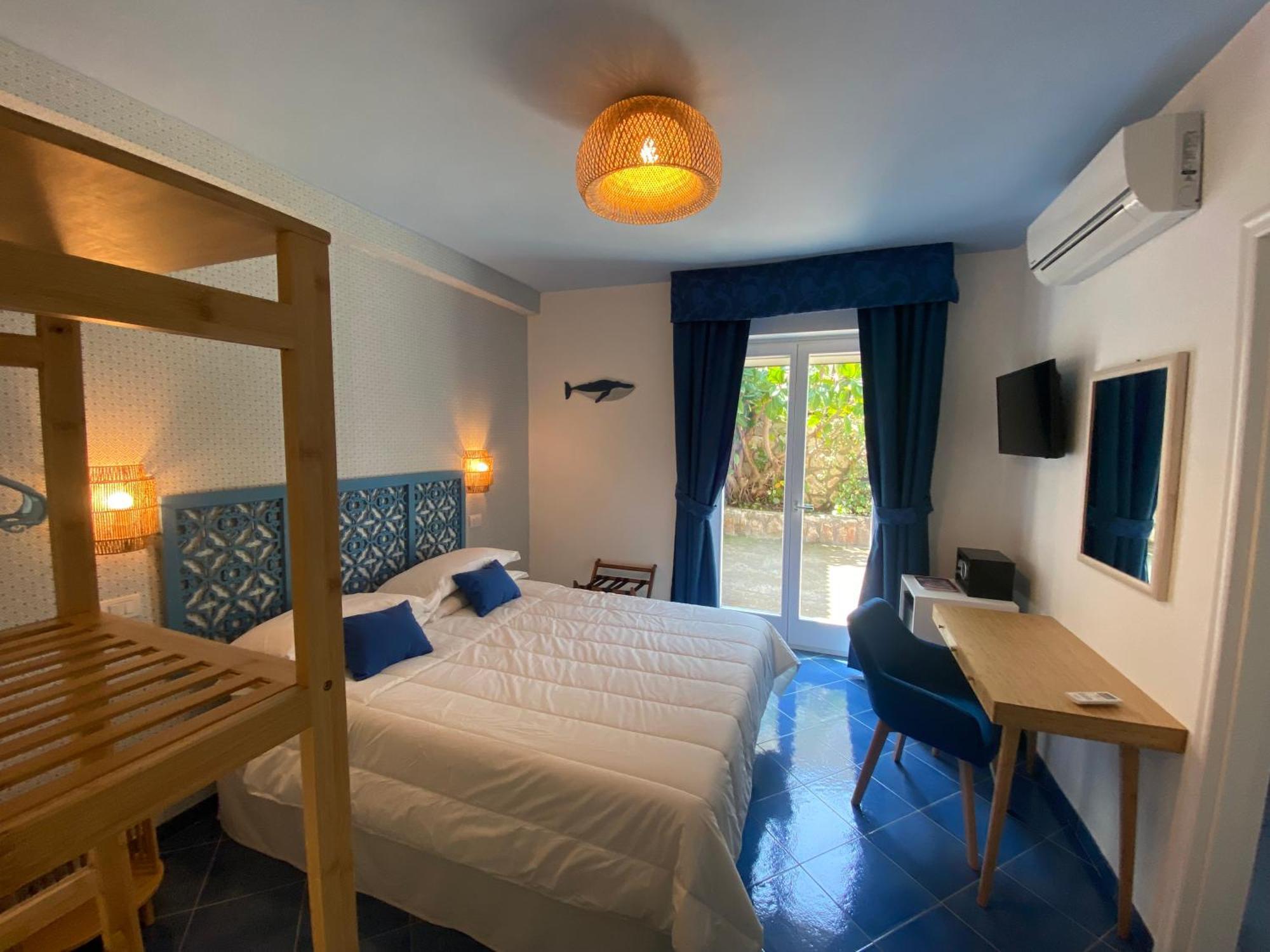 Hotel Villa Lubrense Sorrento マッサ・ルブレンセ エクステリア 写真