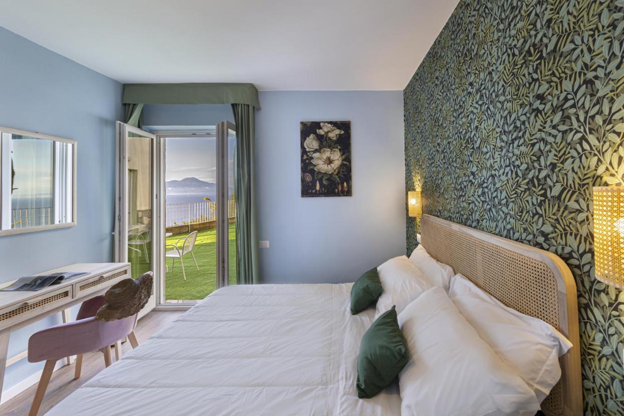 Hotel Villa Lubrense Sorrento マッサ・ルブレンセ エクステリア 写真